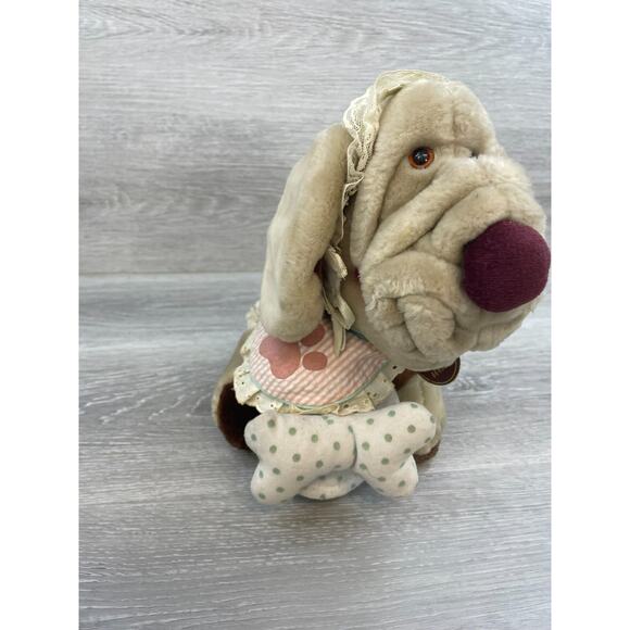 Vintage Ganz Bros Wrinkle Hound Puppet Dog Stuffed Plush Animal 10" w/Bonnet Bib - Picture 2 of 7